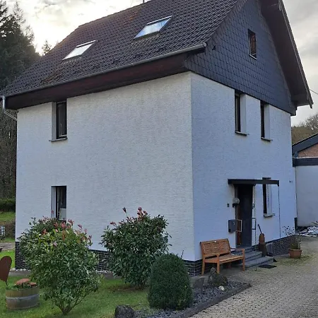Anthelia Ferienwohnung Naehe Nuerburgring Eifel Mit Grossem Garten Renoviert *